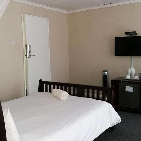 Lepatino Bed & Breakfast Livingstone Ngoại thất bức ảnh