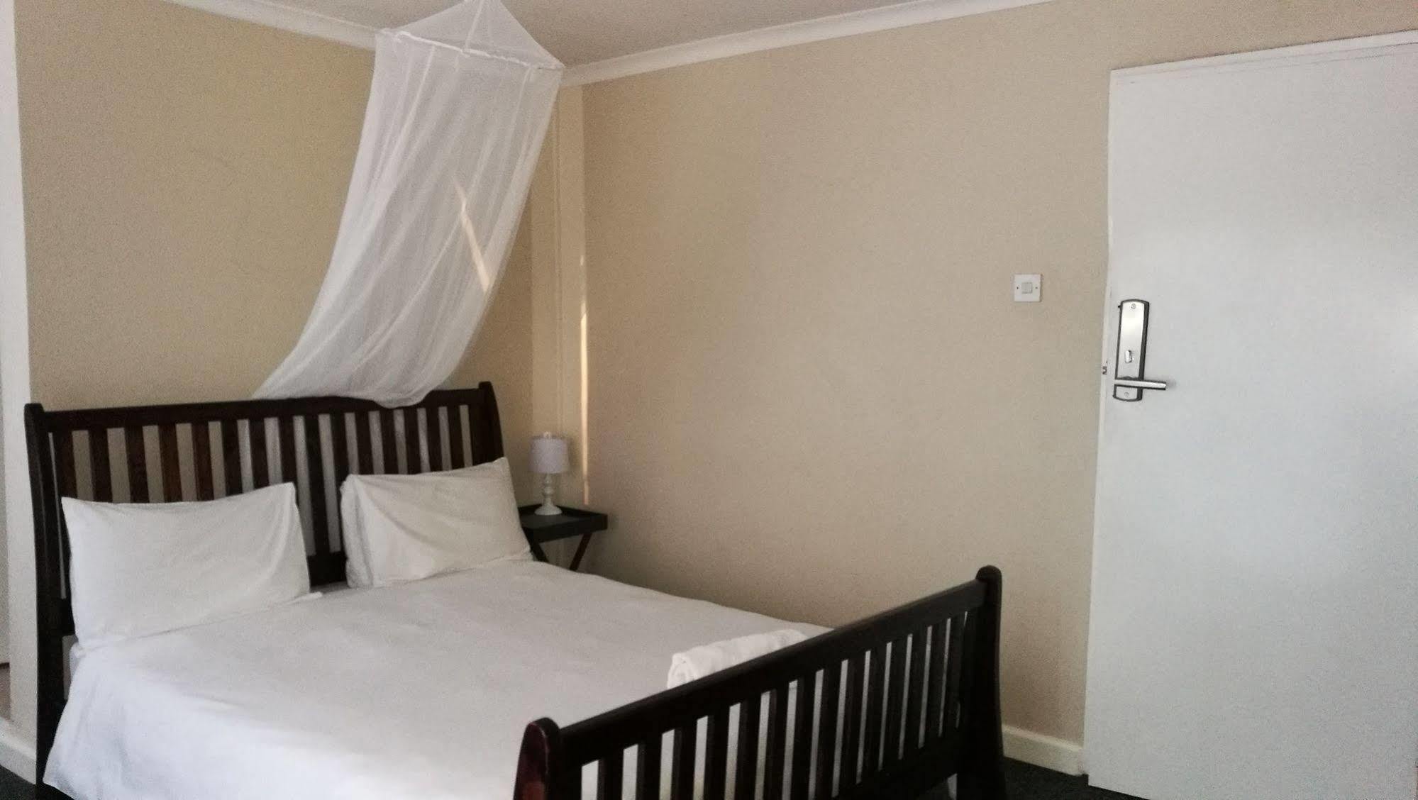 Lepatino Bed & Breakfast Livingstone Ngoại thất bức ảnh