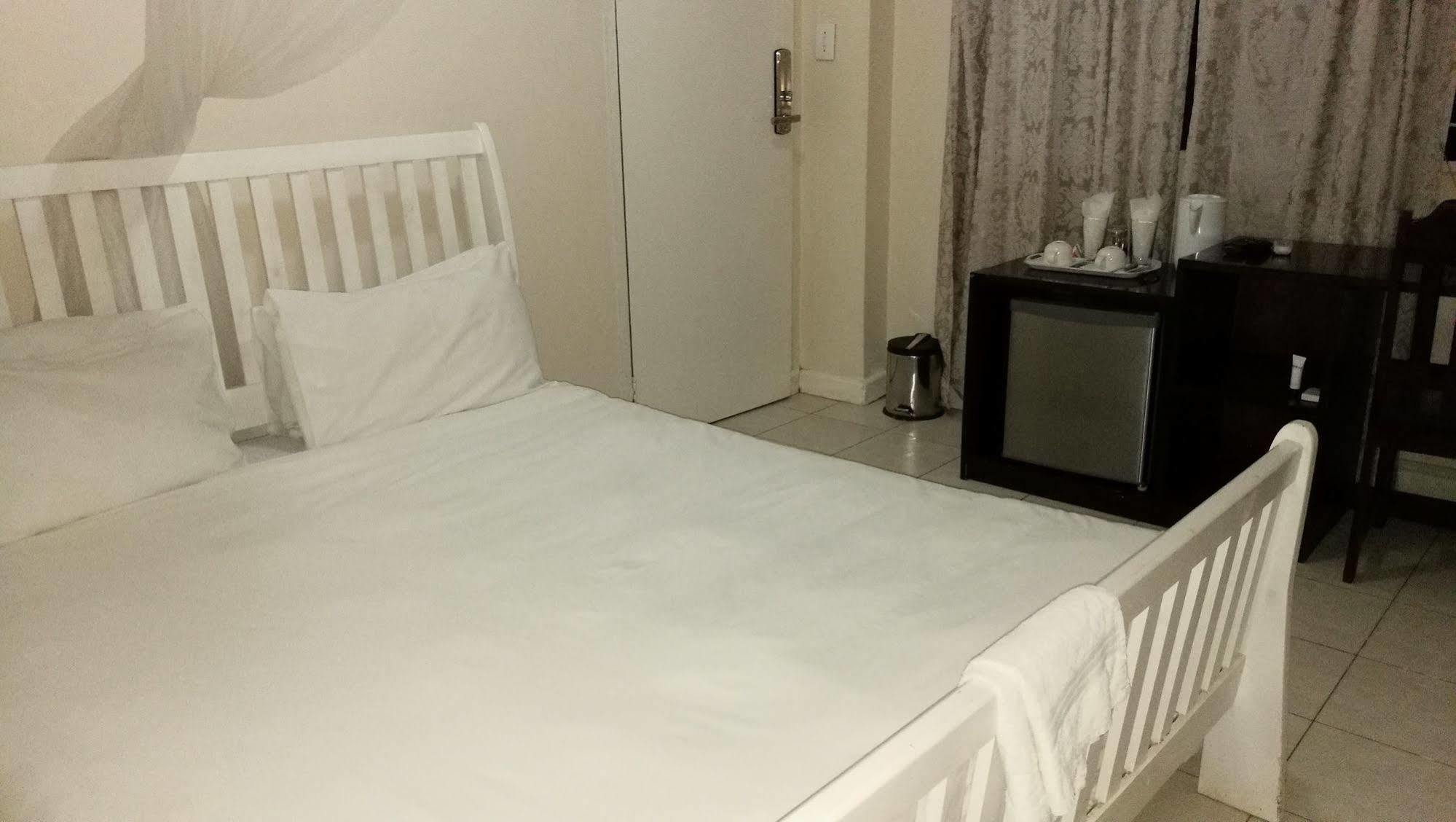 Lepatino Bed & Breakfast Livingstone Ngoại thất bức ảnh
