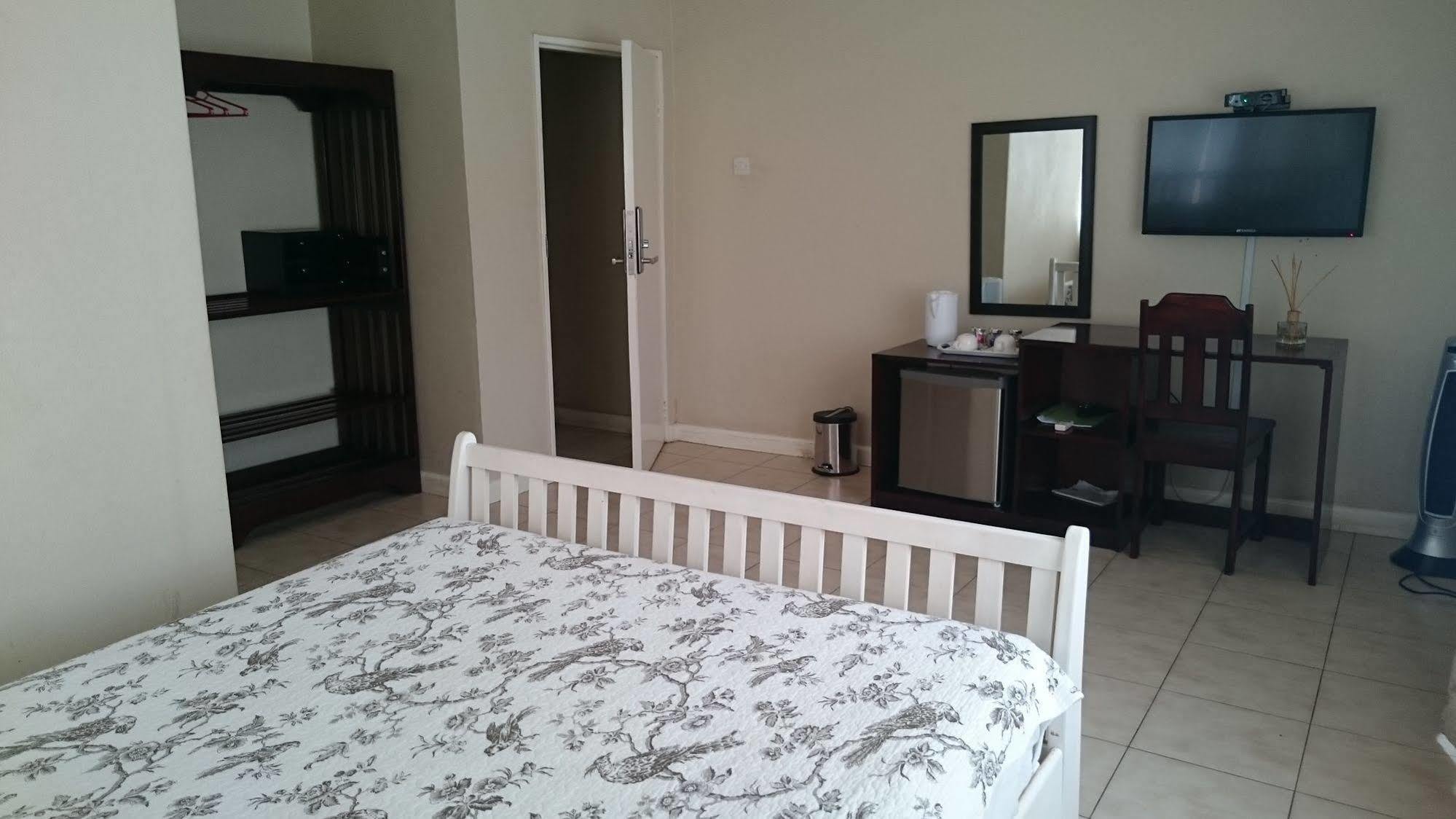 Lepatino Bed & Breakfast Livingstone Ngoại thất bức ảnh