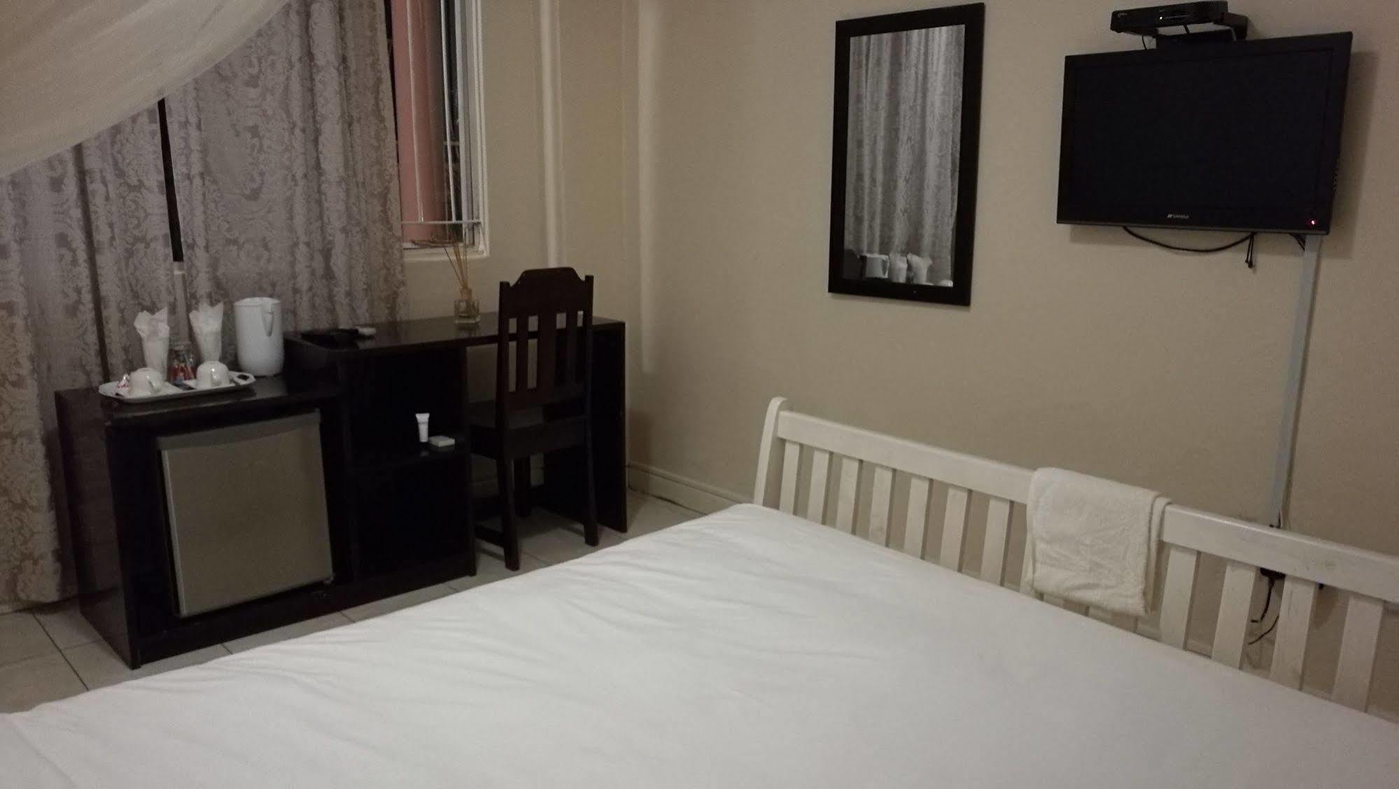 Lepatino Bed & Breakfast Livingstone Ngoại thất bức ảnh